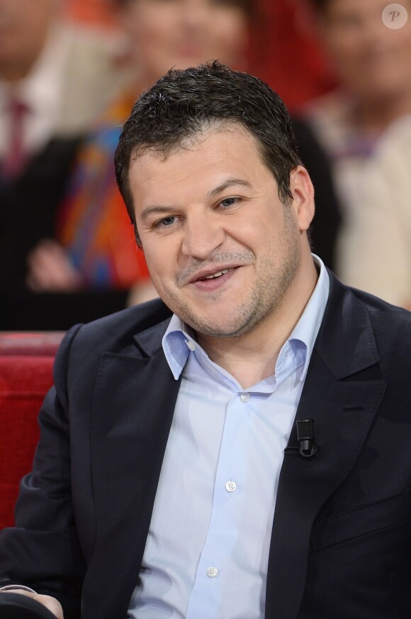 Guillaume Musso à l'enregistrement de Vivement dimanche, le 29 avril 2015 (diffusion de l'émission : le dimanche 3 mai 2015 sur France 2).
