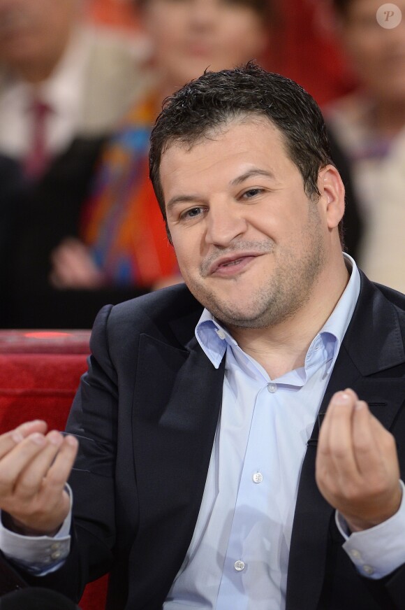 Guillaume Musso à l'enregistrement de Vivement dimanche, le 29 avril 2015 (diffusion de l'émission : le dimanche 3 mai 2015 sur France 2).