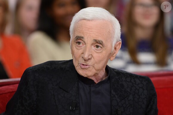 Charles Aznavour à l'enregistrement de Vivement dimanche, le 29 avril 2015 (diffusion de l'émission : le dimanche 3 mai 2015 sur France 2).