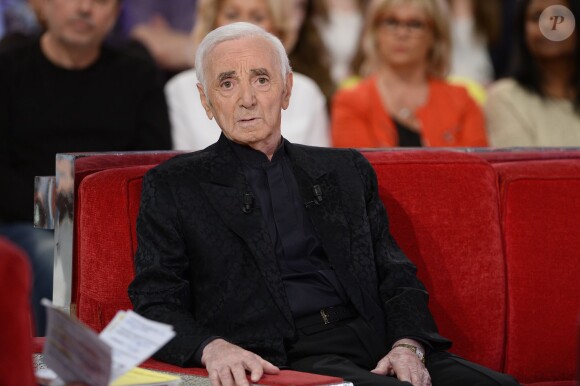 Charles Aznavour à l'enregistrement de Vivement dimanche, le 29 avril 2015 (diffusion de l'émission : le dimanche 3 mai 2015 sur France 2).