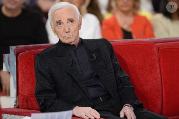 Charles Aznavour à l'enregistrement de Vivement dimanche, le 29 avril 2015 (diffusion de l'émission : le dimanche 3 mai 2015 sur France 2).