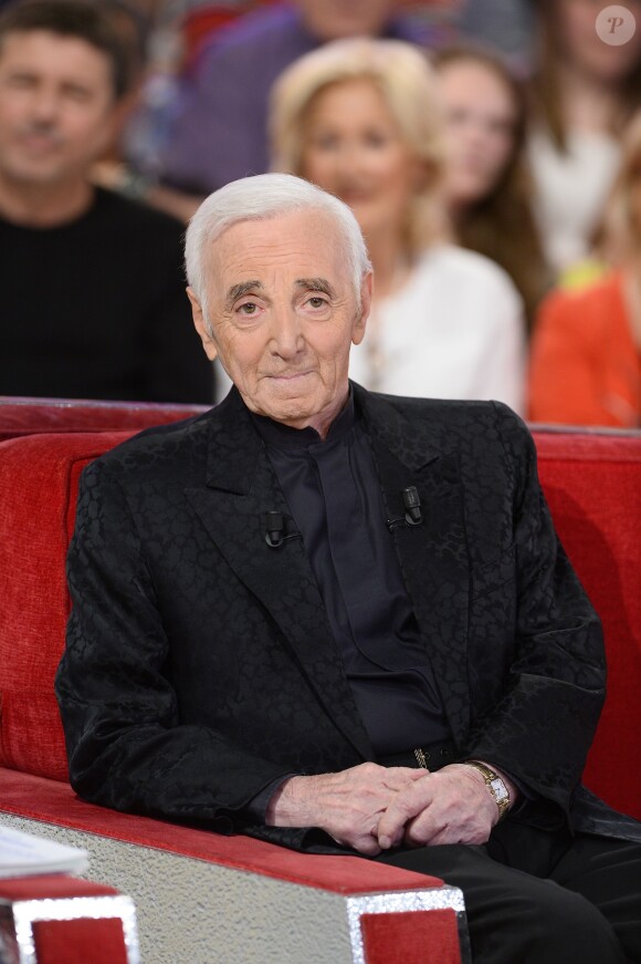 Charles Aznavour à l'enregistrement de Vivement dimanche, le 29 avril 2015 (diffusion de l'émission : le dimanche 3 mai 2015 sur France 2).