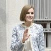 La reine Letizia d'Espagne prenait part le 4 mai 2015 à une réunion de l'Association espagnole de lutte contre le cancer, dont elle est la présidente d'honneur.