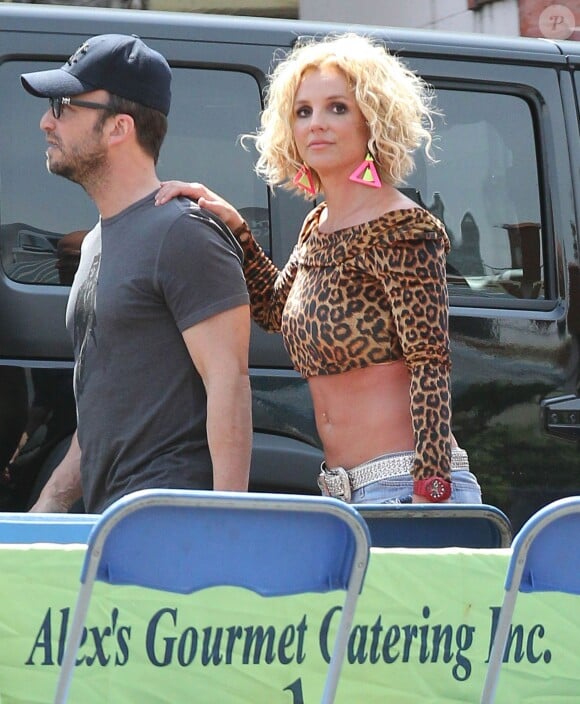 Britney Spears et Iggy Azalea sur le tournage de leur nouveau clip à Studio City, le 10 avril 2015. 