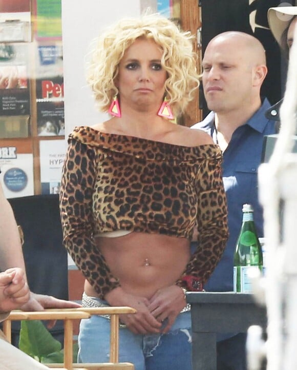 Britney Spears et Iggy Azalea sur le tournage de leur nouveau clip à Studio City, le 10 avril 2015.  