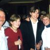 Ashton Kutcher avec sa famille. (capture d'écran)