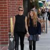 Lori Loughlin se rend dans un salon de manucure avec sa fille Isabella à Beverly Hills, le 27 février 2014  