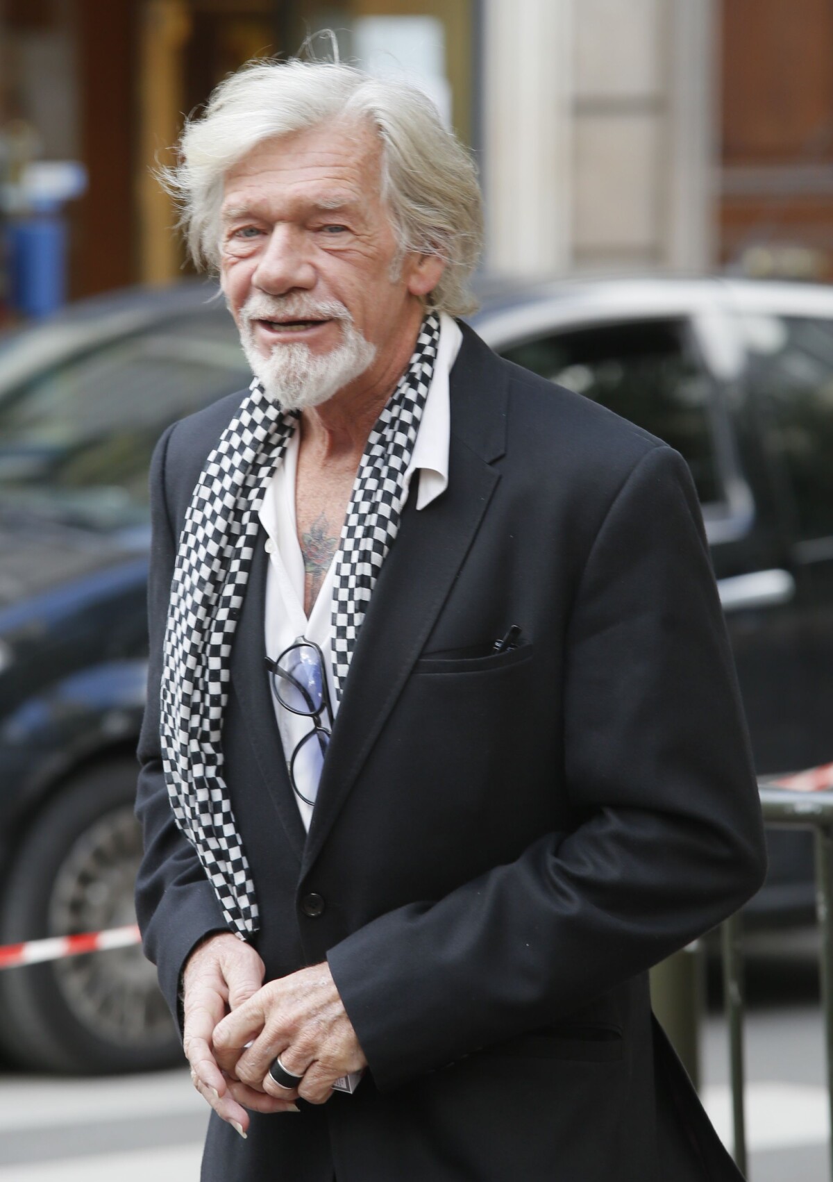 Photo Pierre Billon (fils de la défunte) aux obsèques de Henriette