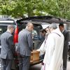 Arrivée du cercueil - Obsèques de Patachou en l'église Saint-Justin à Levallois-Perret, le 7 mai 2015. Patachou (Henriette Ragon) est décédée à l'âge de 96 ans le 30 avril dernier.07/05/2015 - Levallois-Perret