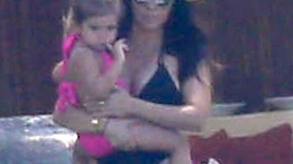 Kourtney Kardashian : Cinq mois après l'accouchement, elle retrouve son bikini