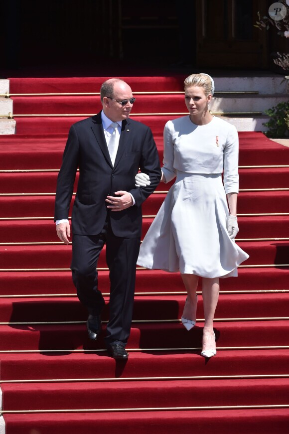 Le prince Albert de Monaco et son épouse Charlene - Baptême de Jacques et Gabriella en la cathédrale Notre-Dame-Immaculée de Monaco le 10 mai 2015