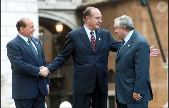 Silvio Berlusconi, Jacques Chirac et Jean-Pierre Raffarin à Rome le 29 octobre 2004. 