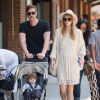 Jaime King ( enceinte )se promène en famille à New York Le 07 mai 2015 