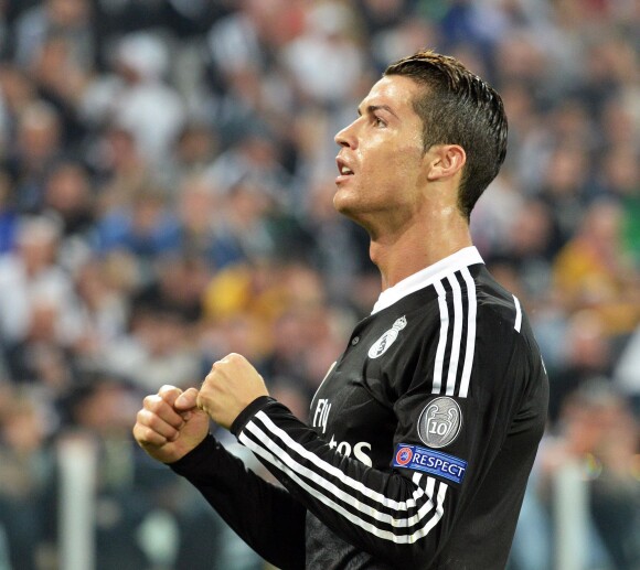 Cristiano Ronaldo célèbre son but en demi-finale de la Ligue des champions au Juventus Stadium de Turin, le 5 mai 2015