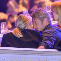 Charlize Theron et Sean Penn : Tendres baisers devant le show de Conchita Wurst