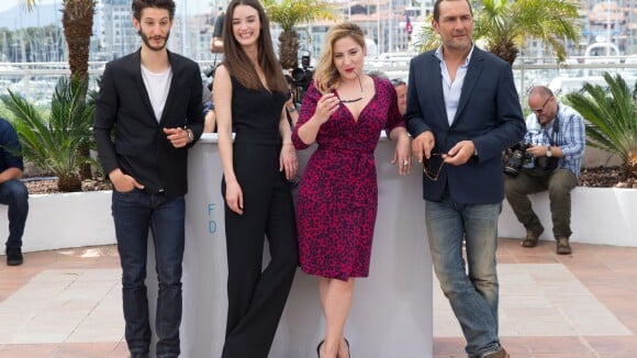 Cannes 2015: Charlotte Le Bon en 'Joie' au côté de Marilou Berry et Pierre Niney
