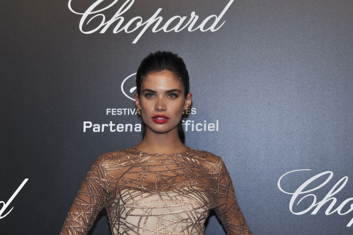 Photo Sara Sampaio Soir e Chopard Gold Party Cannes lors du