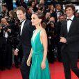  Natalie Portman, L&aacute;szl&oacute; Nemes - Mont&eacute;e des marches du film "Sicario" lors du 68e Festival International du Film de Cannes le 19 mai 2015 