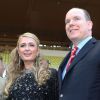 Paris Hilton et le prince Albert II de Monaco lors du 22e 'World Stars Football Match' au stade Louis II de Monaco le 19 mai 2015