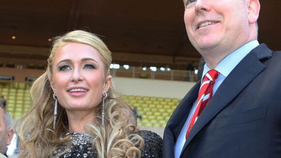 Albert de Monaco : Tout sourire pour son match malgré l'inattendue Paris Hilton
