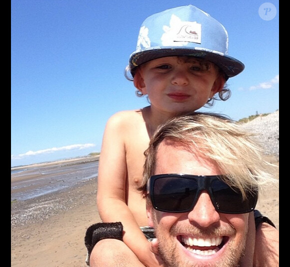 Kian Egan a ajouté une photo à son compte Instagram avec son fils Koa, le 5 juillet 2014