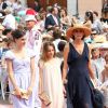 Inès de la Fressange et ses filles arrivent au mariage religieux d'Albert et Charlene de Monaco en 2011