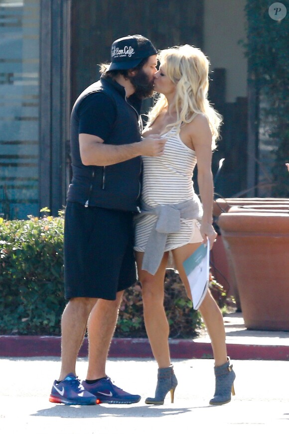 Pamela Anderson et Rick Salomon photographiés le 13 janvier 2015 en famille, ils ont déjeuner au Coogie à Malibu avec l'une des filles de Rick.