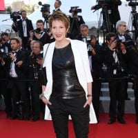 Natacha Polony : Sexy en cuir devant Vincent Mc Doom survolté en robe à Cannes