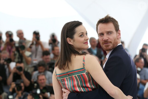 Michael Fassbender et Marion Cotillard - Photocall du film "Macbeth" lors du 68e Festival International du Film de Cannes, le 23 mai 2015.