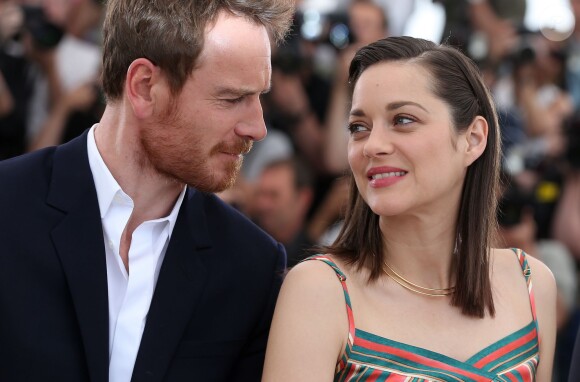 Michael Fassbender et Marion Cotillard - Photocall du film "Macbeth" lors du 68e Festival International du Film de Cannes, le 23 mai 2015.