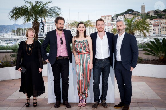 Laura Hastings-Smith, Justin Kurzel, Marion Cotillard, Michael Fassbender et Iain Canning - Photocall du film "Macbeth" lors du 68e Festival International du Film de Cannes, le 23 mai 2015.