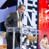 Vincent Lindon recevant le prix d'interprétation masculine pour le film "La Loi du Marché" - Cérémonie de clôture du 68ème Festival International du film de Cannes, le 24 mai 2015