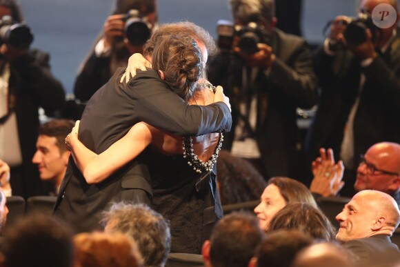 Vincent Lindon recevant son prix d'interprétation masculine pour le film "La Loi du Marché" - Cérémonie de clôture du 68e Festival International du film de Cannes, le 24 mai 2015