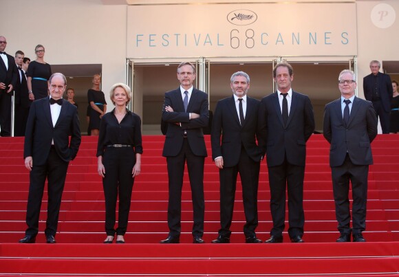 Pierre Lescure, Frédérique Bredin, Christophe Rossignon, Stéphane Brizé, Vincent Lindon, Thierry Frémaux - Montée des marches du film "La Loi du Marché" lors du 68e Festival International du Film de Cannes, à Cannes le 18 mai 2015.