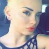Aurélie des Marseillais est devenue blonde platine ! Mai 2015.