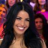 Siham Bengoua et son compagnon Jessy Matador sur le plateau du Mag de NRJ12, le 28 mai 2015. Les amoureux ont échangé un tendre baiser avant de faire quelques confessions sur le vie amoureuse.