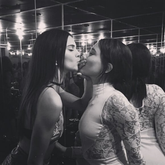 Hailey Baldwin et Kendall Jenner : Deux BFF sexy ! 