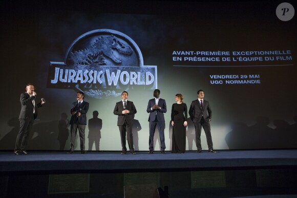 Patrick Crowley, Colin Trevorrow, Omar Sy, Bryce Dallas Howard et Chris Pratt - Première du film "Jurassic World" à l'Ugc Normandie à Paris le 29 mai 2015.