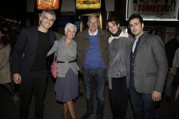 Francois Vincentelli, ses parents, et Doria Tillier - After-party pour le lancement de la 3e saison de la série Hard, au cinéma Max Linder, à Paris, France, le 1er juin 2015.