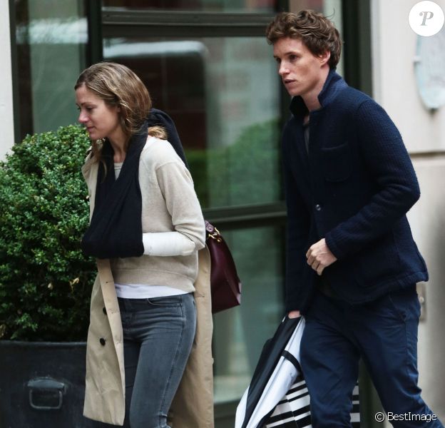 Eddie Redmayne et sa femme Hannah Bagshawe devant leur hôtel à New York, le 1er juin 2015.