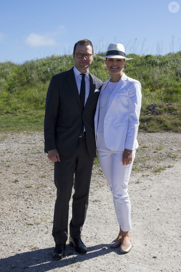La princesse héritière Victoria et le prince Daniel de Suède en visite sur l'île de Gotland le 27 mai 2015.