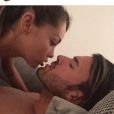  Nabilla a publié une photo d'elle au lit avec Thomas sur Instagram, samedi 23 mai à 15h42. 