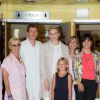 La princesse Charlene de Monaco était le 1er juin 2015 en visite à la maternité du centre hospitalier Princesse Grace pour féliciter, à l'occasion de la Fête des Mères, six jeunes mamans et leur offrir une médaille pour leurs bébés. Elle a également rencontré des membres de la Croix-Rouge monégasque.