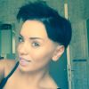 Aurélie des Marseillais (W9) ne cesse de changer de coupe de cheveux. Cette fois elle a carrément osé raser un bout de son crâne. Le 4 juin 2015.