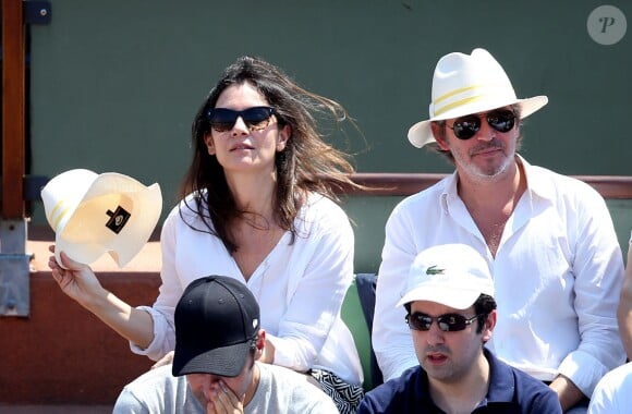 Géraldine Pailhas et son mari Christopher Thompson - Tournoi de Roland-Garros à Paris, le 5 juin 2015.