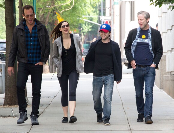 Daniel Radcliffe et sa compagne Erin Darke avec Will Arnett à New York, le 5 juin 2015.