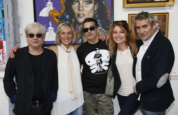 Exclusif - Valeria Attinelli, l'artiste Tristam, Manuel Gélin et sa compagne Juliette Meyniac - Inauguration de l'exposition "H Tag Love Market" au Garage Lubeck à Paris, le 4 juin 2015.