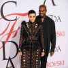 Kim Kardashian, enceinte, et son mari Kanye West assistent aux CFDA Fashion Awards 2015 au Lincoln Center à New York, le 1er juin 2015.