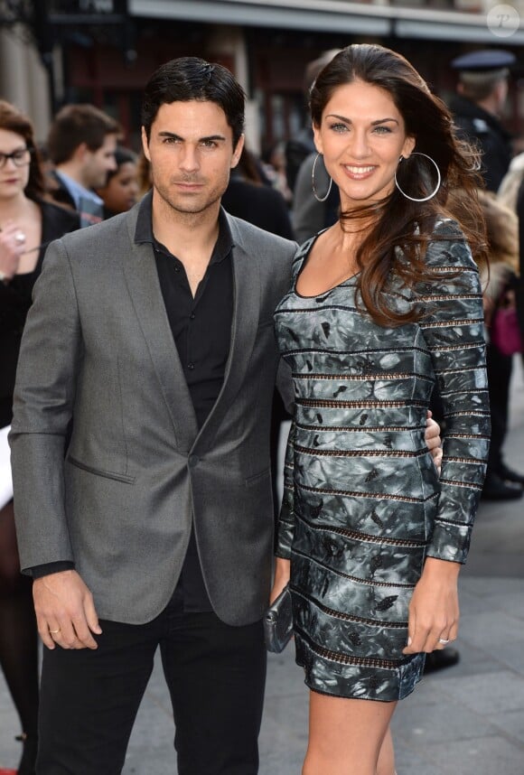 Mikel Arteta et sa femme Lorena à Leicester le 18 avril 2013.