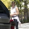 Exclusif - Sofia Richie, la petite soeur de Nicole Richie, discute avec son petit-ami Jake Andrews devant chez lui à Beverly Hills, le 6 juin 2015.  
